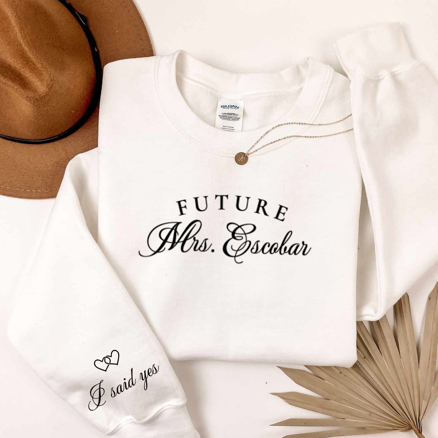 Future Mrs. Sweatshirt – Cozy Engagement Crewneck for Brides-to-Be