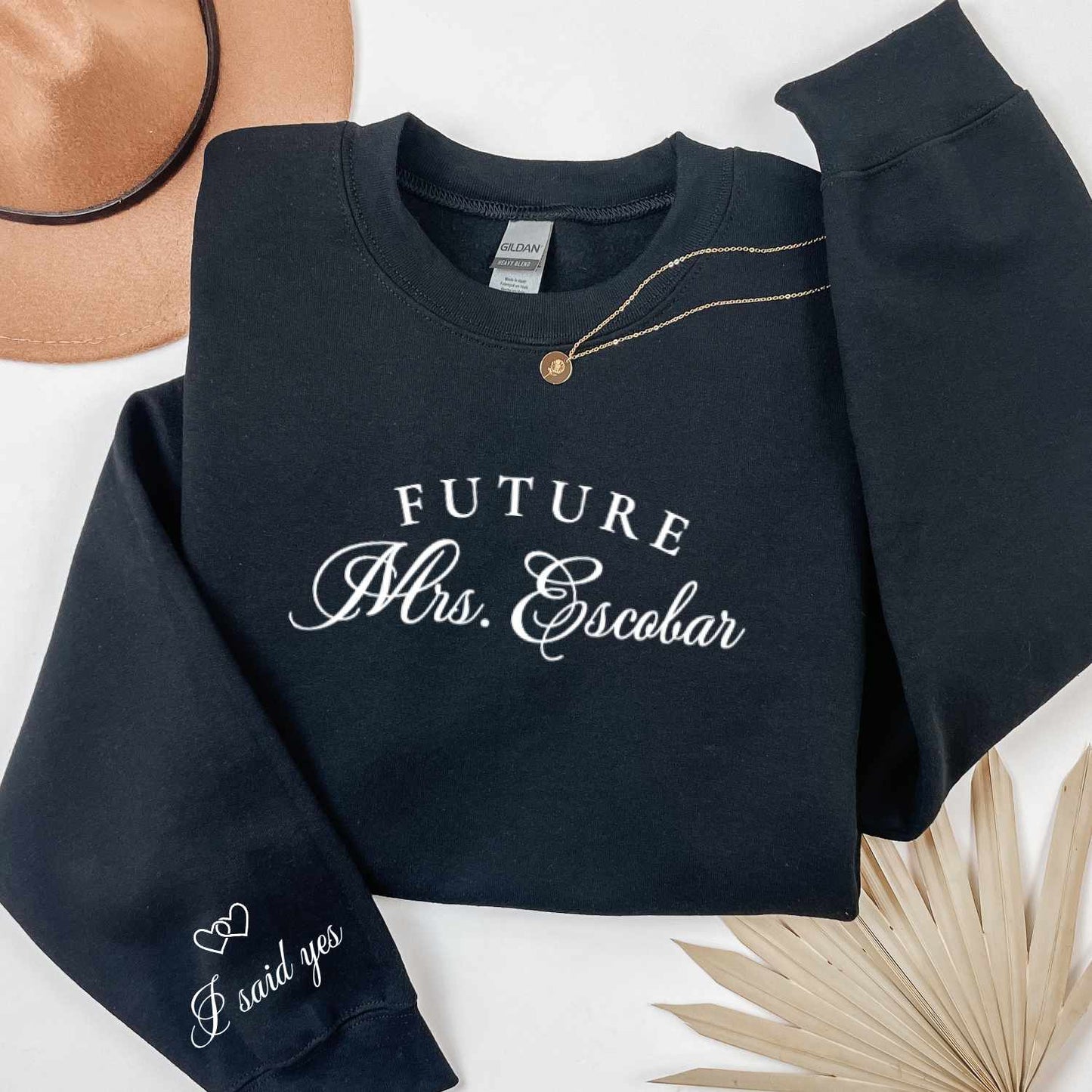 Future Mrs. Sweatshirt – Cozy Engagement Crewneck for Brides-to-Be